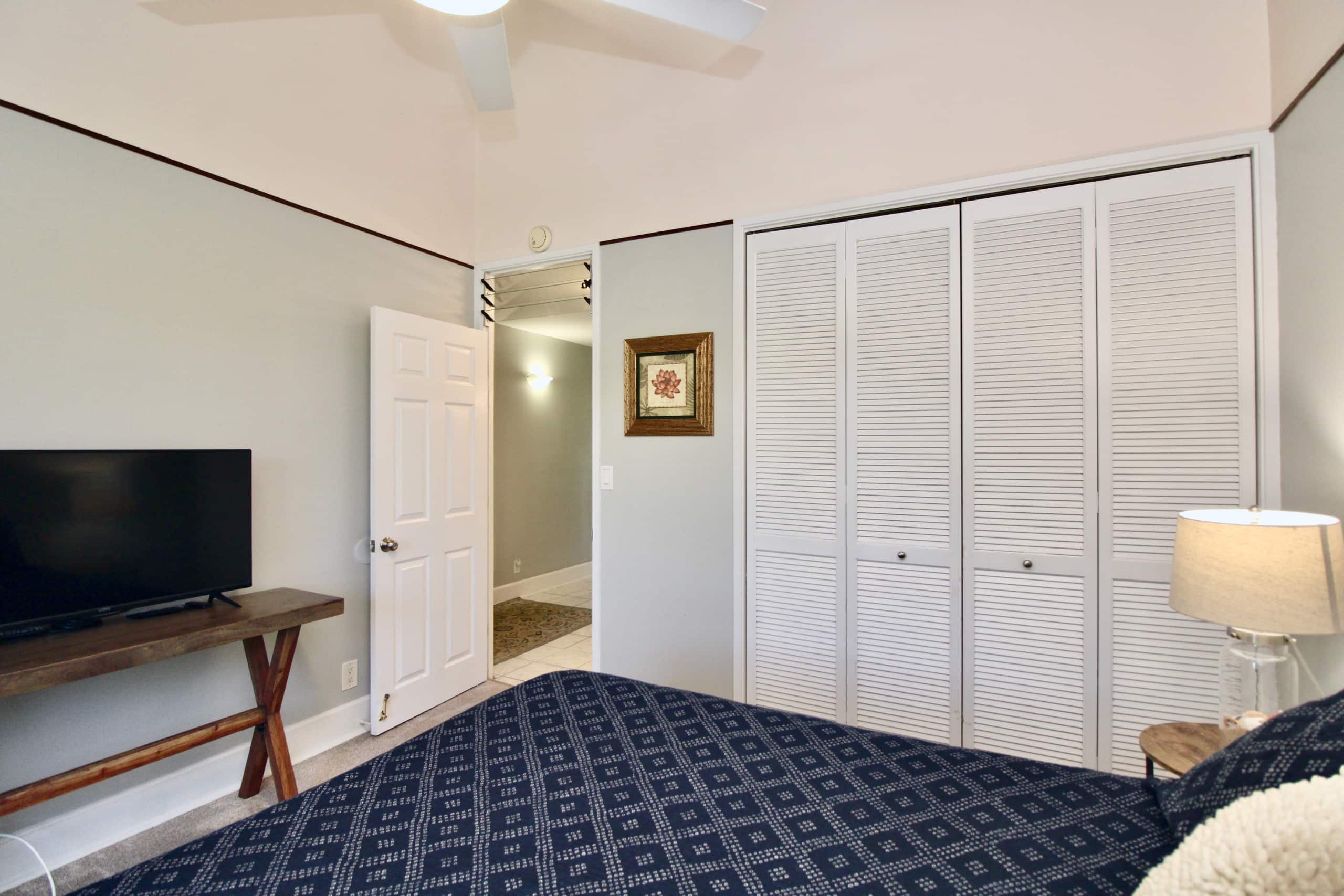 Spacious Condo Paradise - AC, WIFI, New Bathroom ! - Image 16