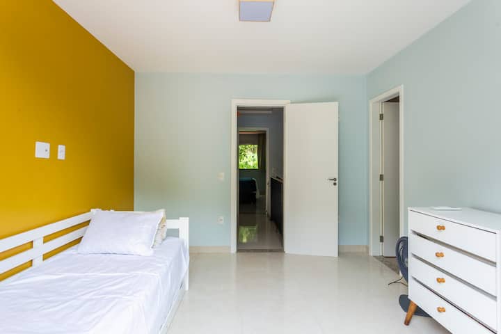 Chumba cha kulala 2 na kitanda cha watu wawili 