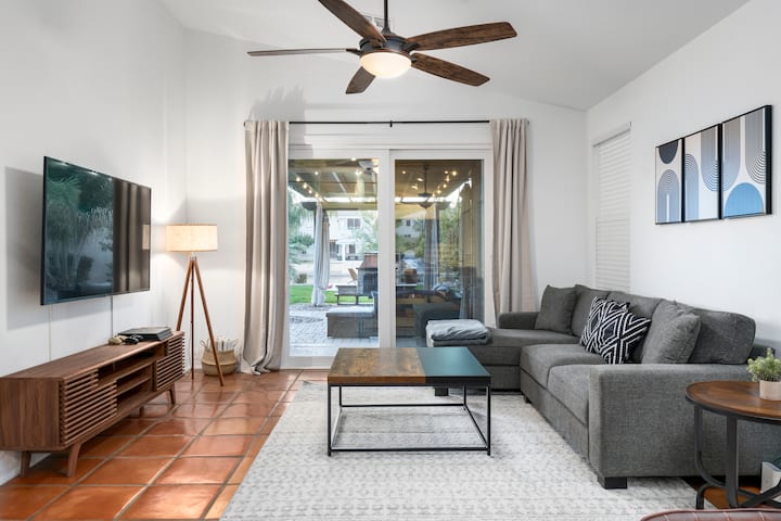 Waterfront Villa With Pool Hot Tub Lounge Area - Chandler, AZ