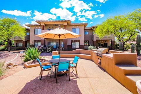 Cozy Ground Level Resort Style Condo w/ pool!
