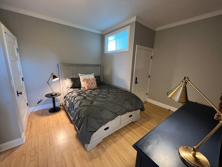 Get a great nights sleep with this queen bed featuring memory foam - extra blankets in the drawers below.