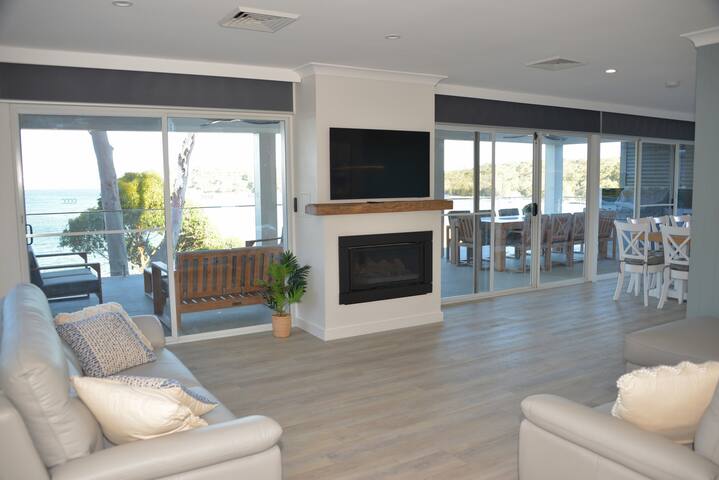 Maianbar Beach Front Bay House gallery image 4