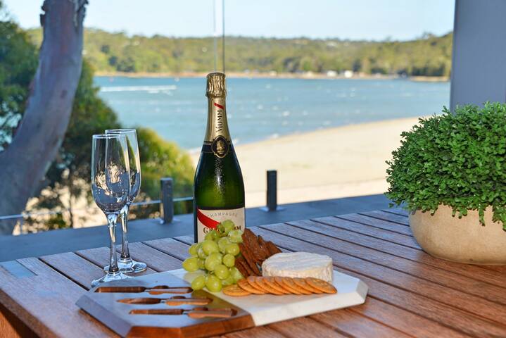 Maianbar Beach Front Bay House gallery image 3