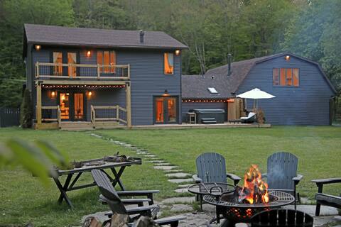 Luxury Catskills Lodge • Streamside • Hot Tub
