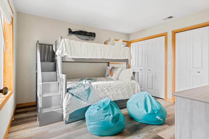 Bunk room  - twin over full bed