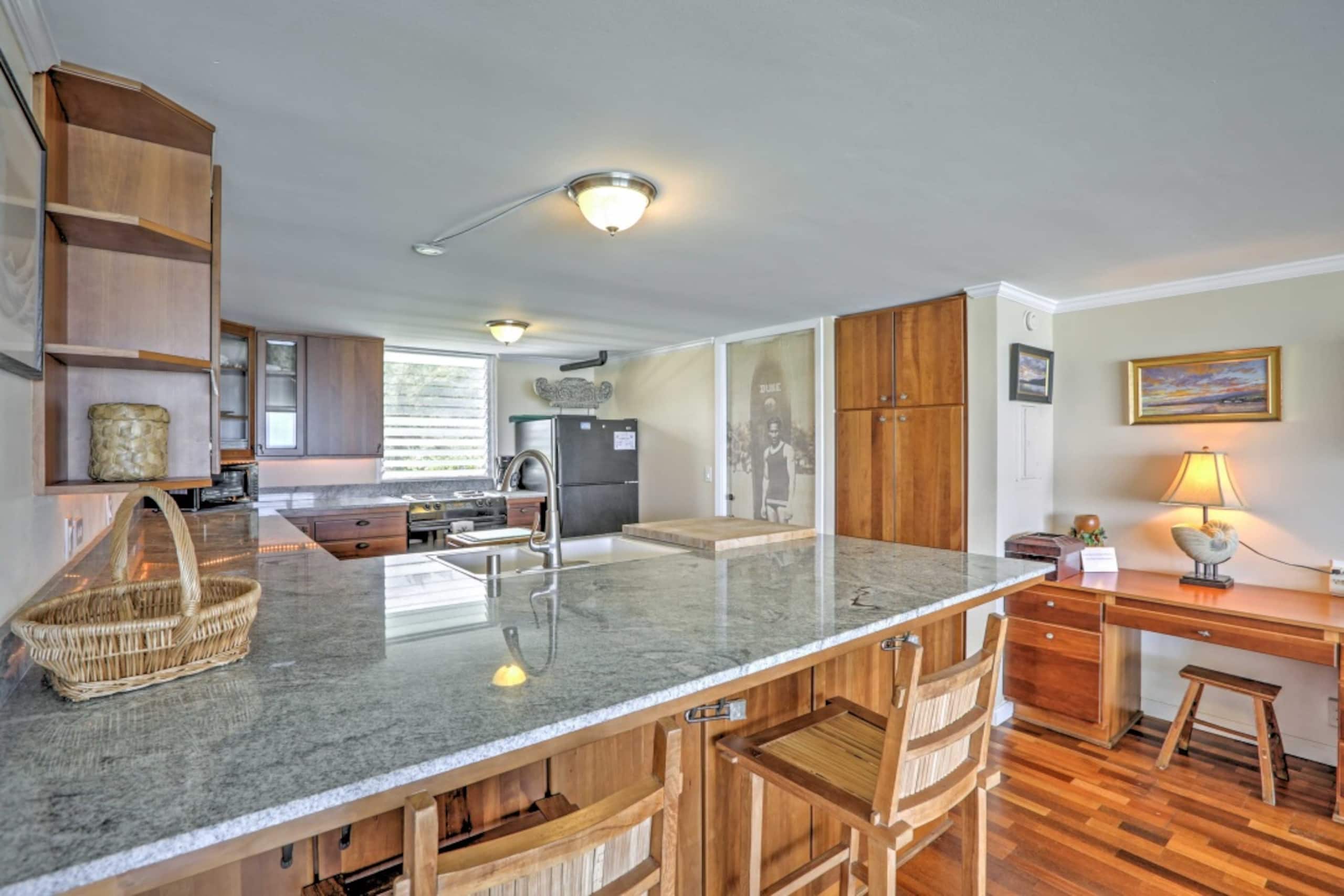 Beautiful Beachfront Family Condo for 4-8 guests - Image 7
