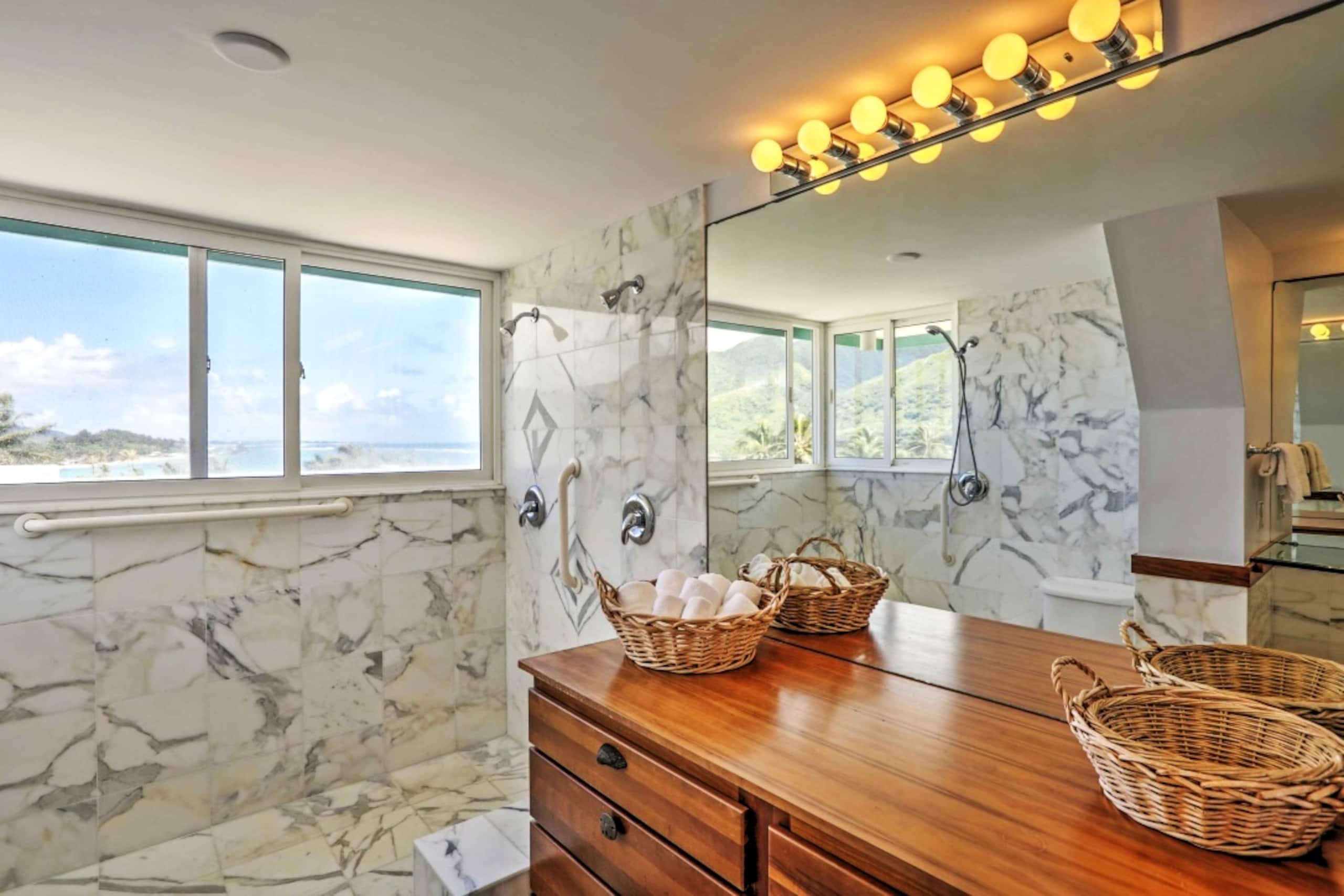 Beautiful Beachfront Family Condo for 4-8 guests - Image 17
