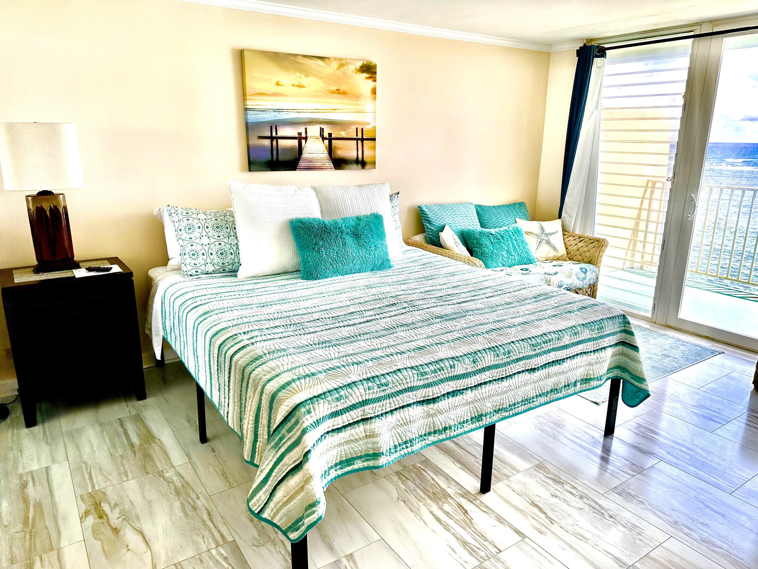 Beautiful Beachfront Family Condo for 4-8 guests - Image 15