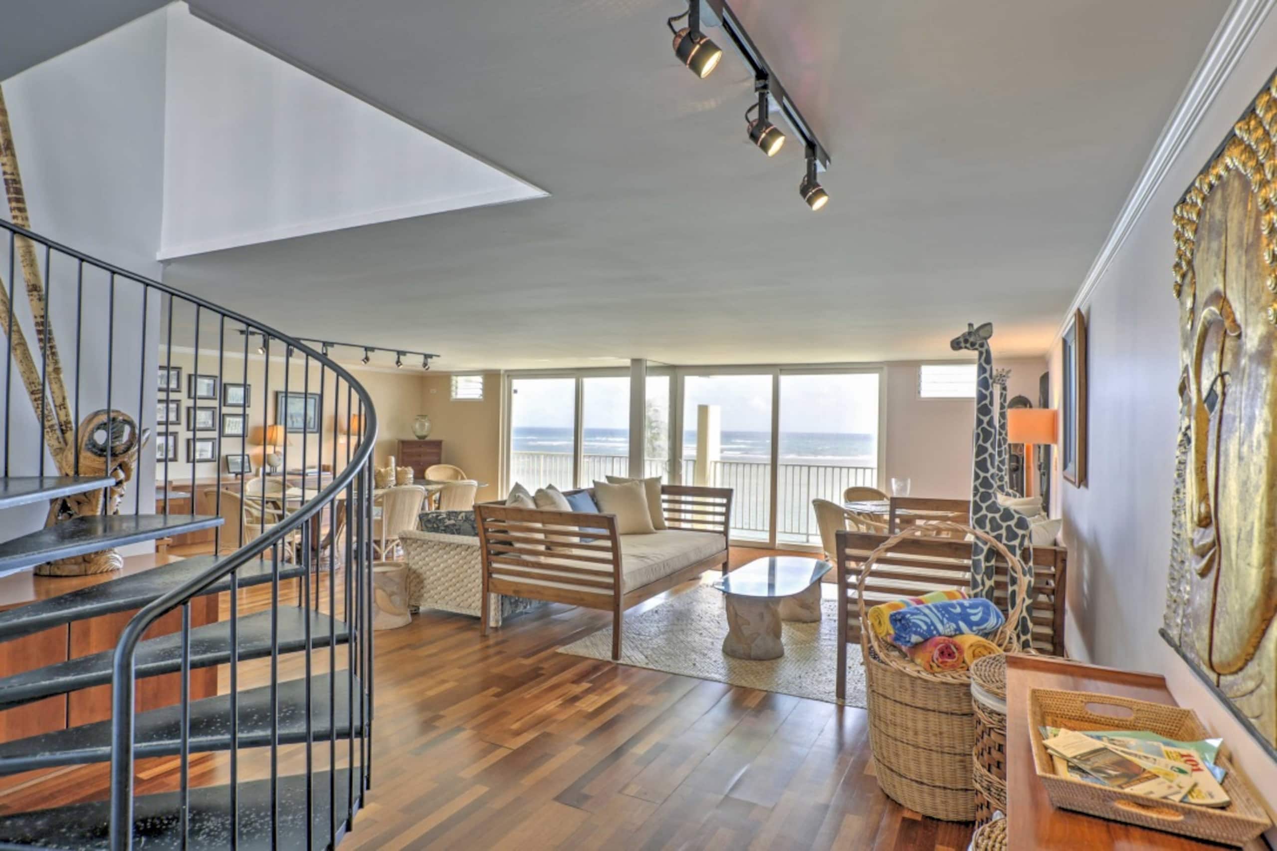 Beautiful Beachfront Family Condo for 4-8 guests - Image 2