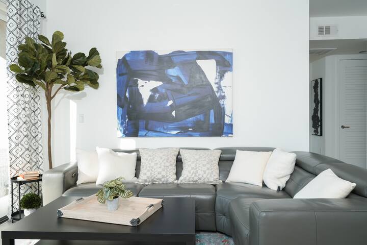 Upscale Apartment | Glendale