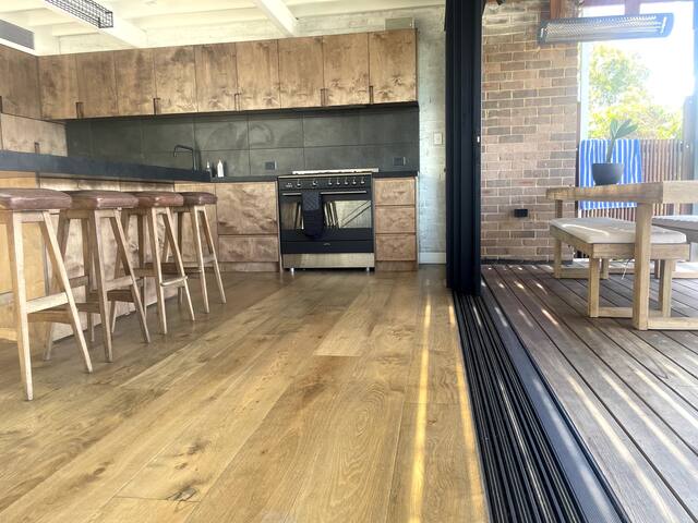 Inner city house with pool and great views gallery image 5