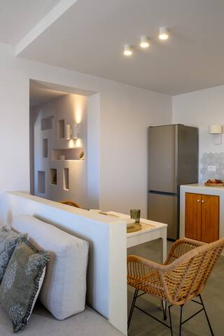 Ambeli Sunset Villas & Suites 2pools & 2hot tub gallery image 5