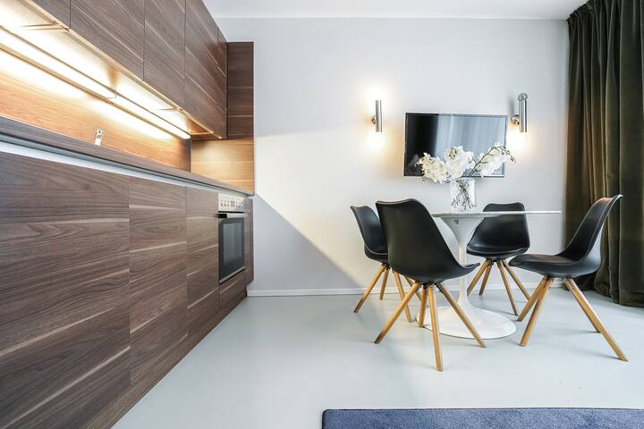 Moonlight Apt 4 gallery image 5