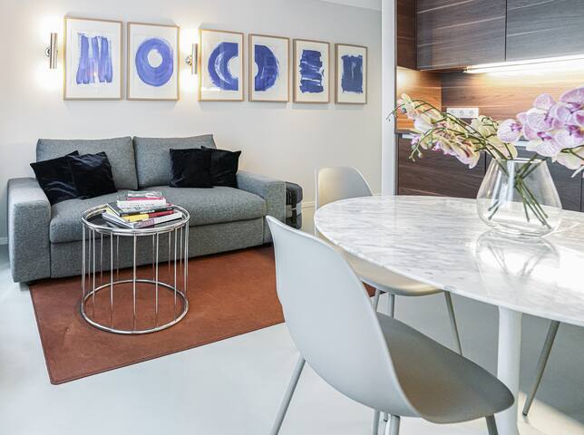 Moonlight Apt 7 gallery image 5