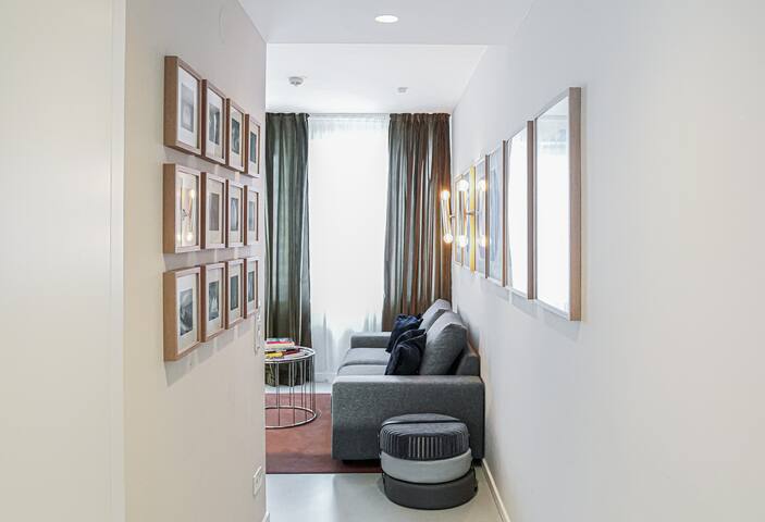 Moonlight Apt 7 gallery image 2