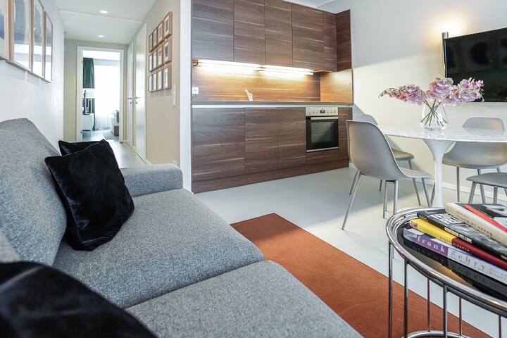 Moonlight Apt 7 gallery image 3