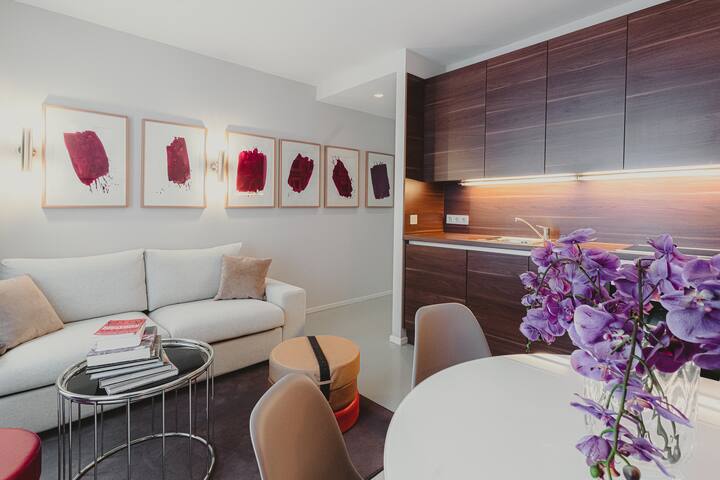 Moonlight Apt 10 gallery image 4