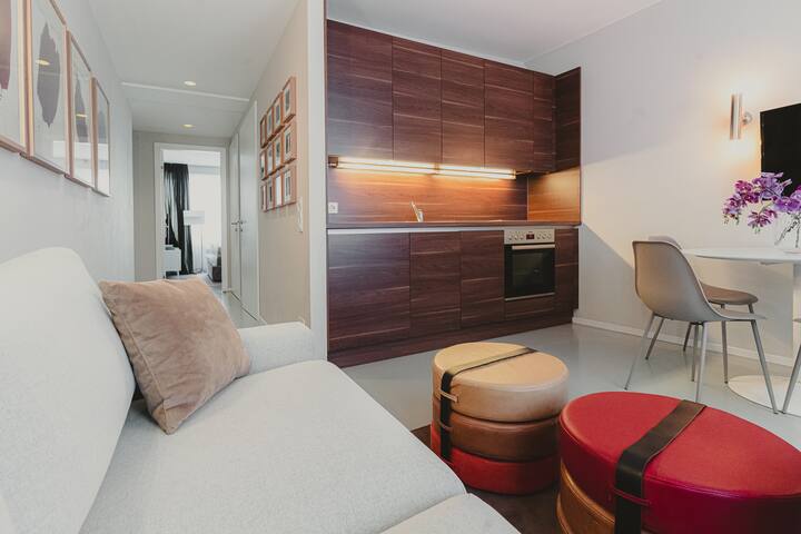 Moonlight Apt 10 gallery image 2