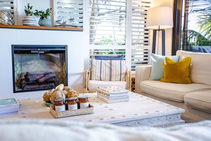 4 bedroom + 3 bathroom Villa by the Sea gallery image 4