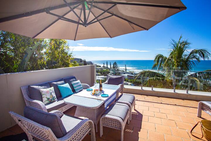 4 bedroom + 3 bathroom Villa by the Sea gallery image 3