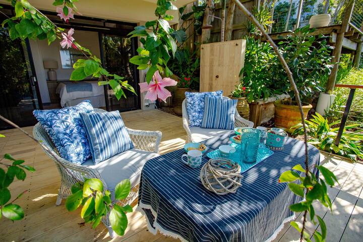 4 bedroom + 3 bathroom Villa by the Sea gallery image 2