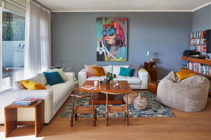 Peaceful oasis very close to City & beaches gallery image 4