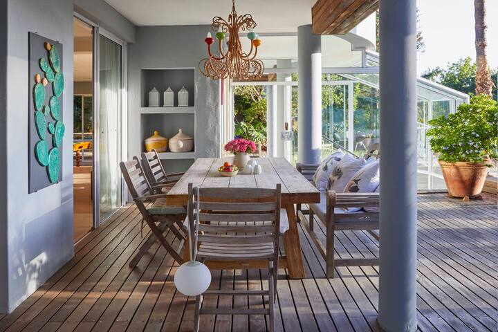 Peaceful oasis very close to City & beaches gallery image 3