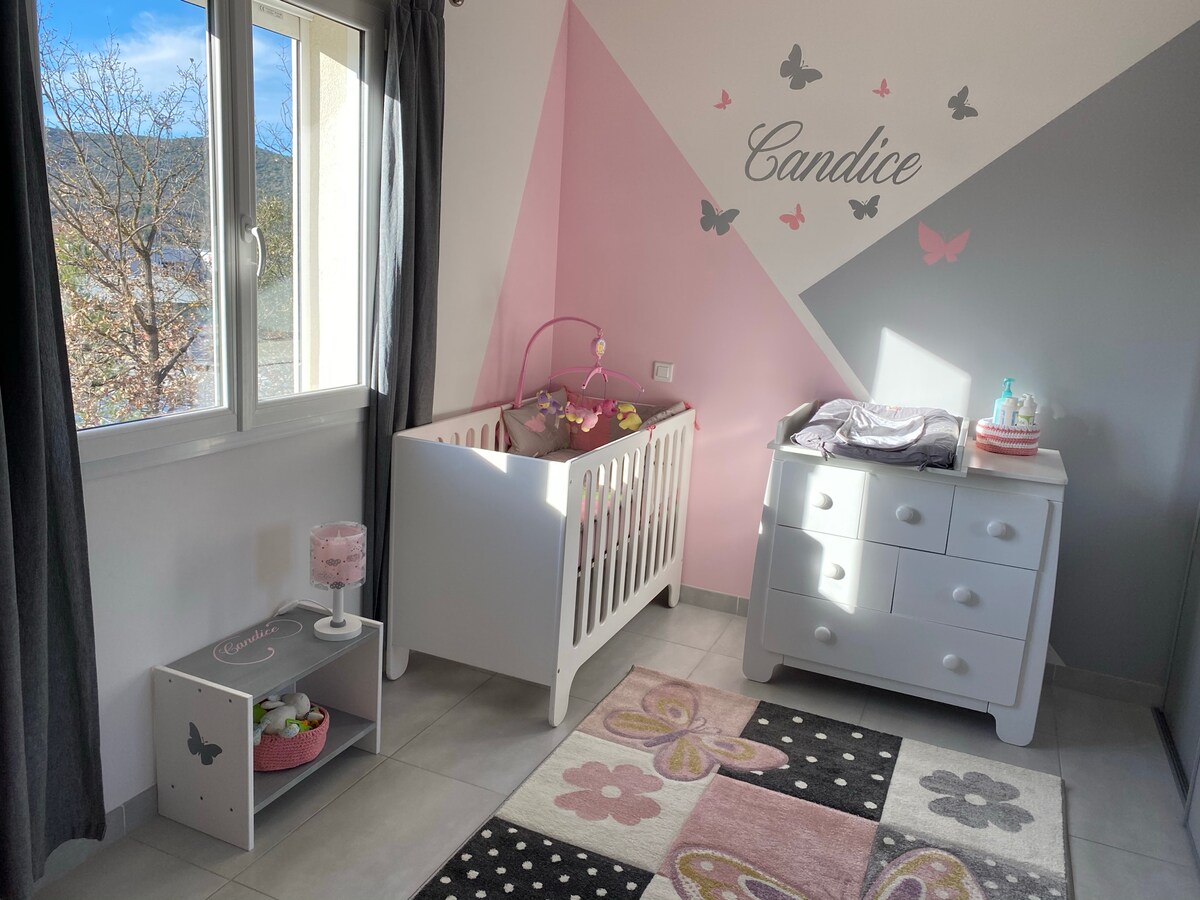 Бебешка стая