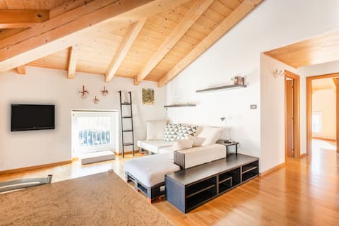 Casa Vera, attic overlooking the castle