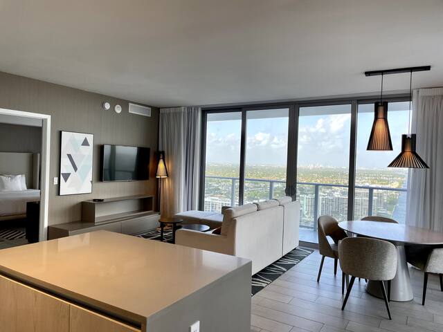 Hyde Beach House Lux Apartment gallery image 4