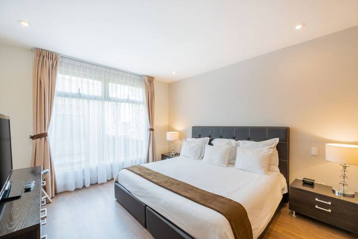 Modern 2BR Apt. | Roof Garden | Sky Gym | Polanco gallery image 4