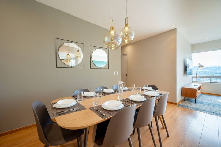 Capitalia | Chic 3BR with Premium Amenities gallery image 2