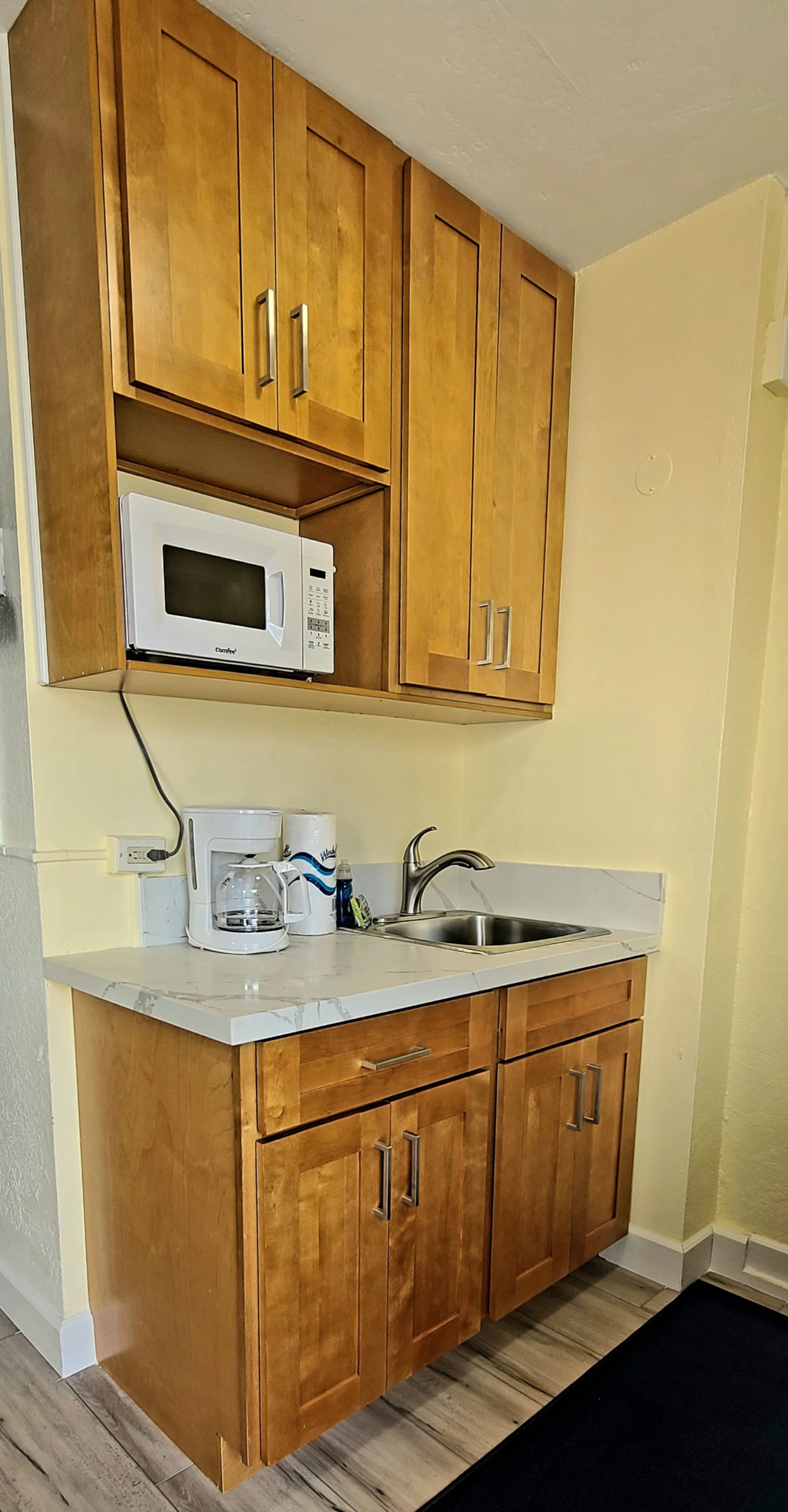 Hale Kai - updated corner unit with Ocean View - Image 13