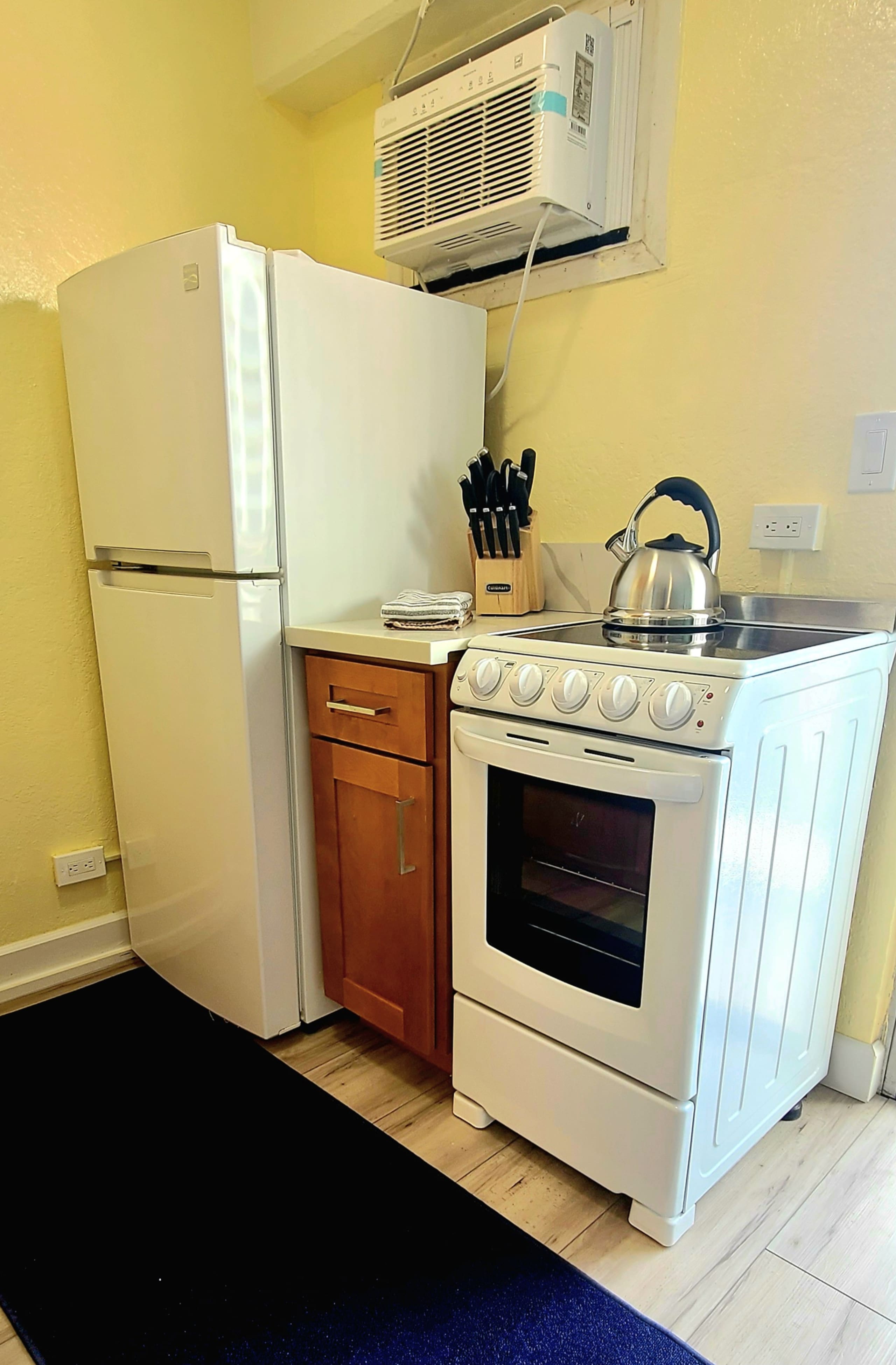 Hale Kai - updated corner unit with Ocean View - Image 11
