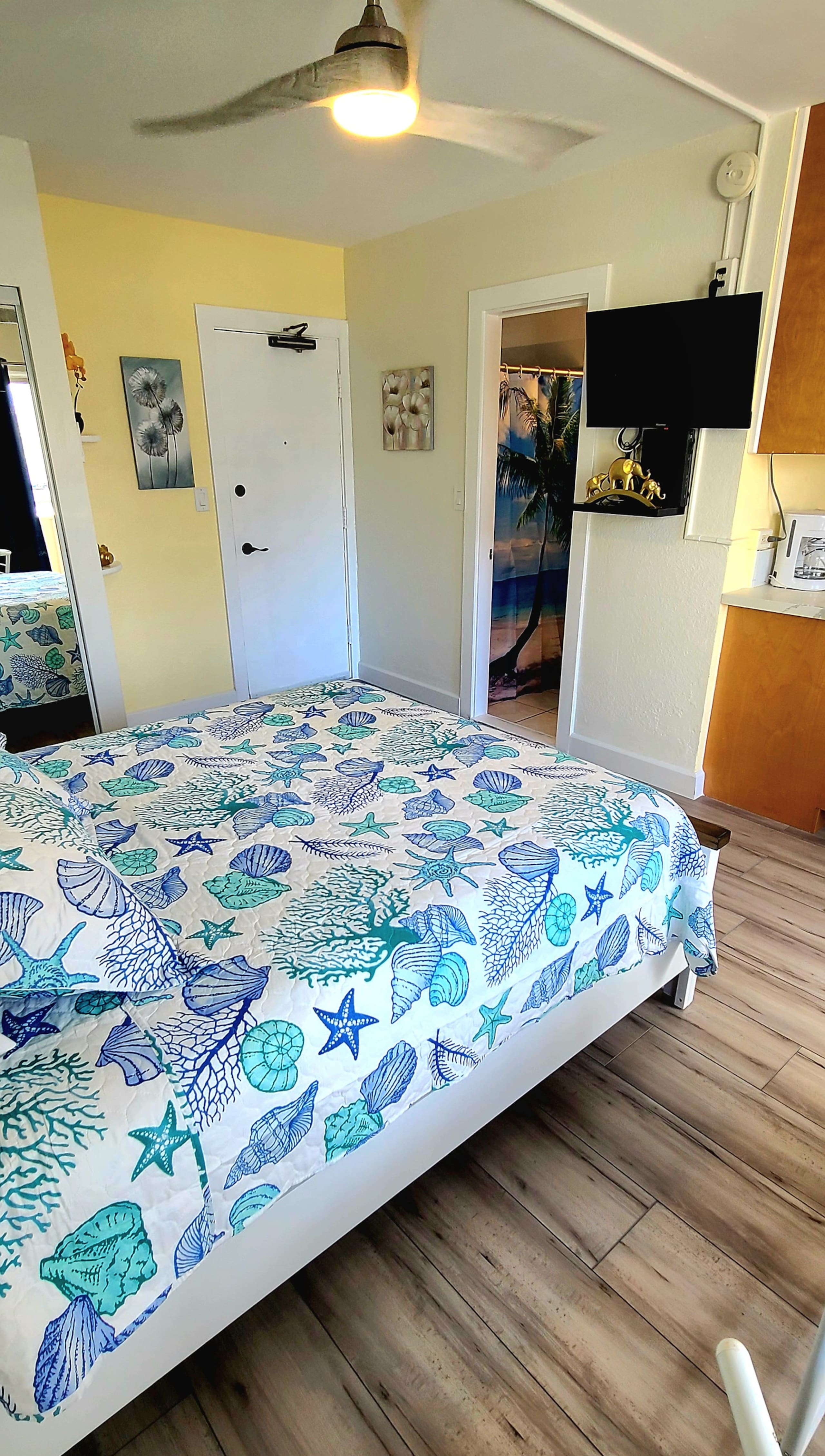 Hale Kai - updated corner unit with Ocean View - Image 9