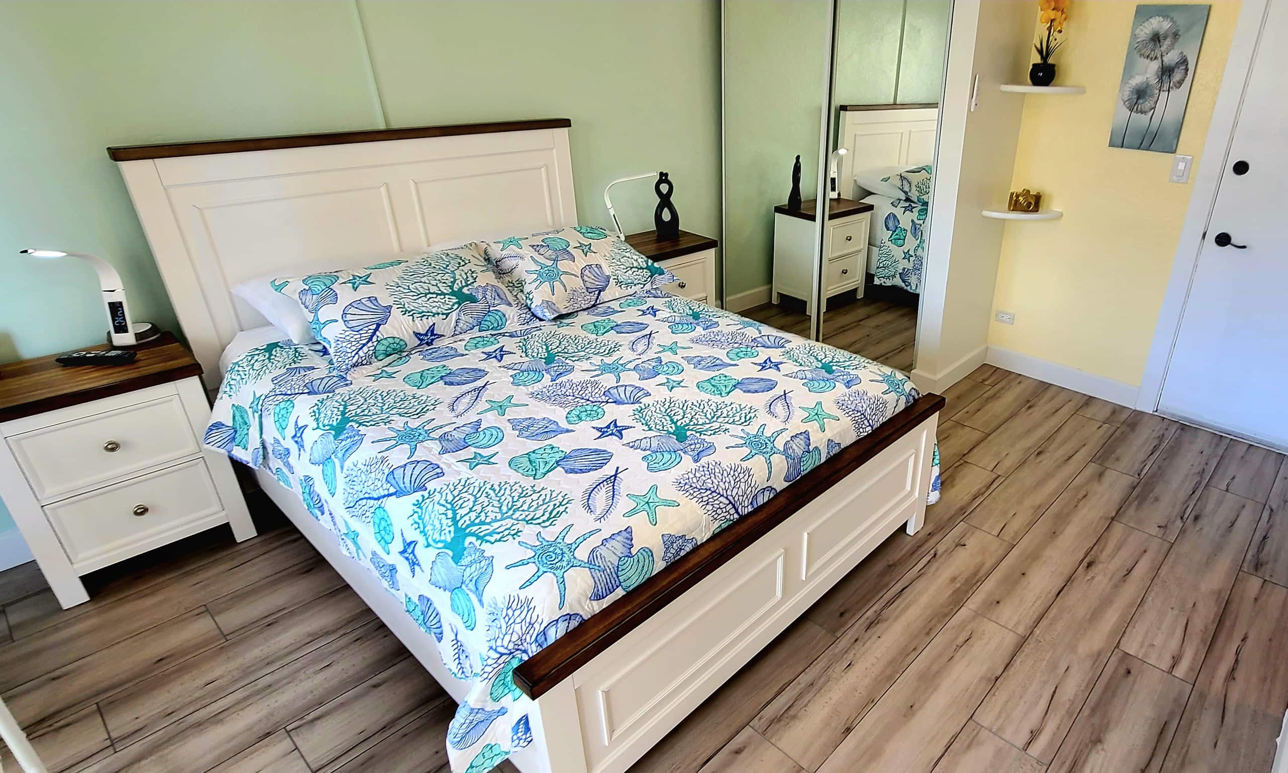Hale Kai - updated corner unit with Ocean View - Image 2