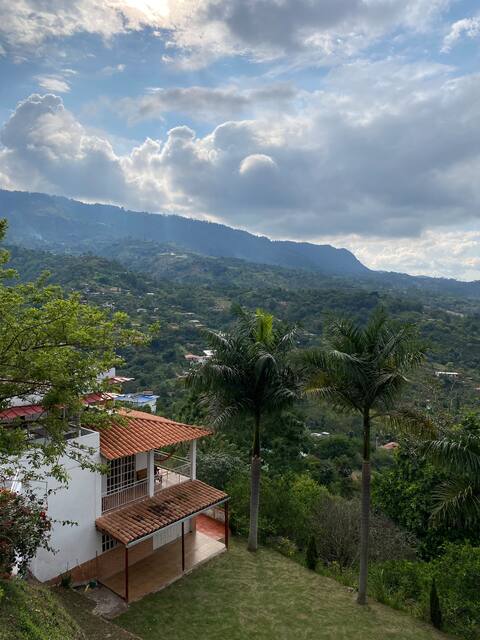 Finca Villaluz Con Hermosa Vista a La Ciudad