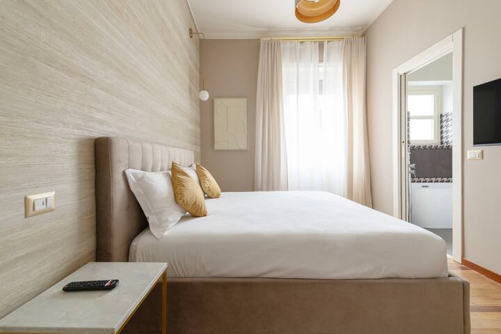 Charming 2 Bedrooms Apartment: New & Chic in Duomo gallery image 4