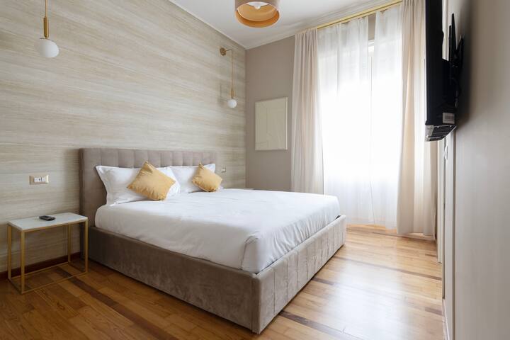 Charming 2 Bedrooms Apartment: New & Chic in Duomo gallery image 3