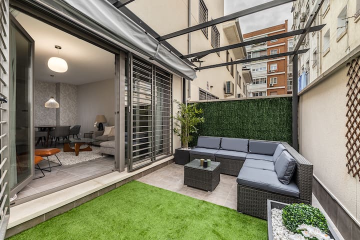 Retiro Park 2 Luxurious house with terrace