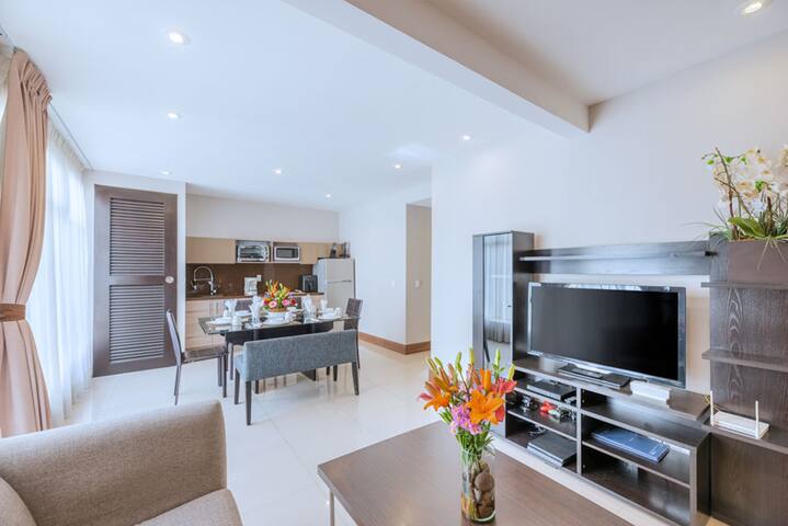 Modern 2BR Apt. | Balcony | Roof Garden | Polanco gallery image 2