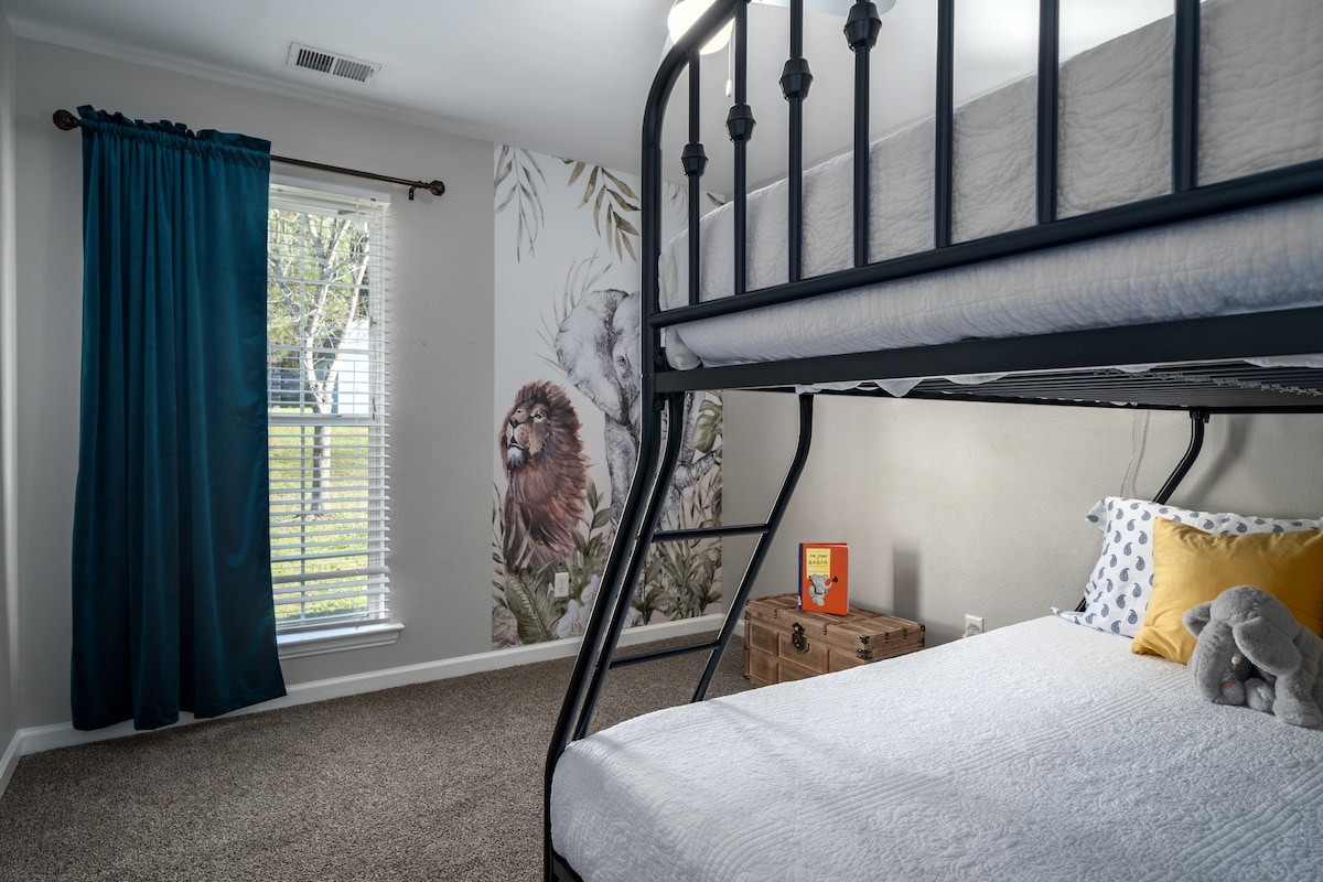 Miestnosť pre slony - dvojlôžko nad poschodovou posteľou