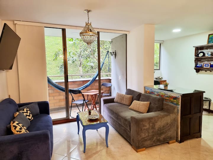 Quiet space/work comfortable/Border Poblado Apartments for Rent in