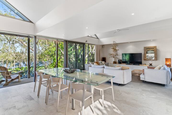 Belongil Beach Pavilion House gallery image 5