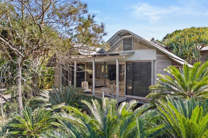 Belongil Beach Pavilion House gallery image 2