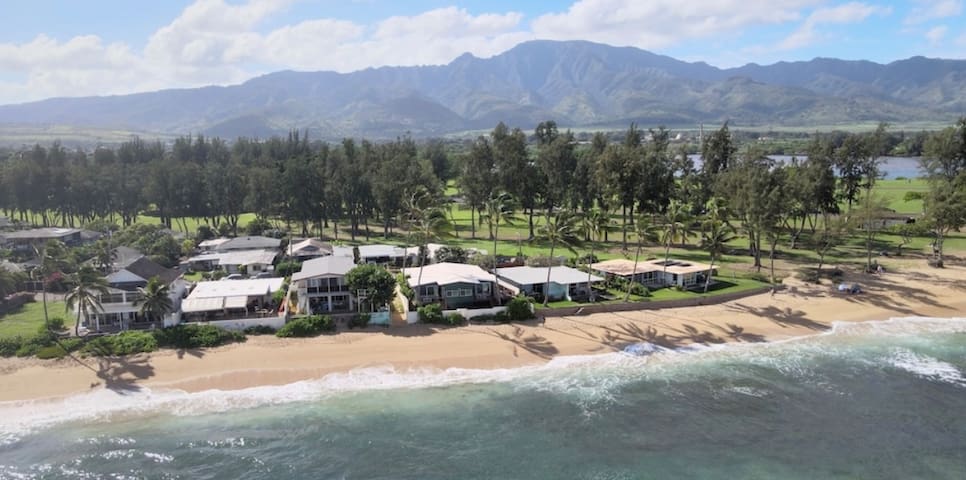 Haleiwa Waterfront House gallery image 2