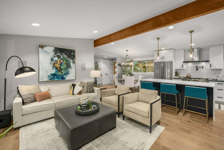 Modern Bellevue Retreat - Bellevue, WA