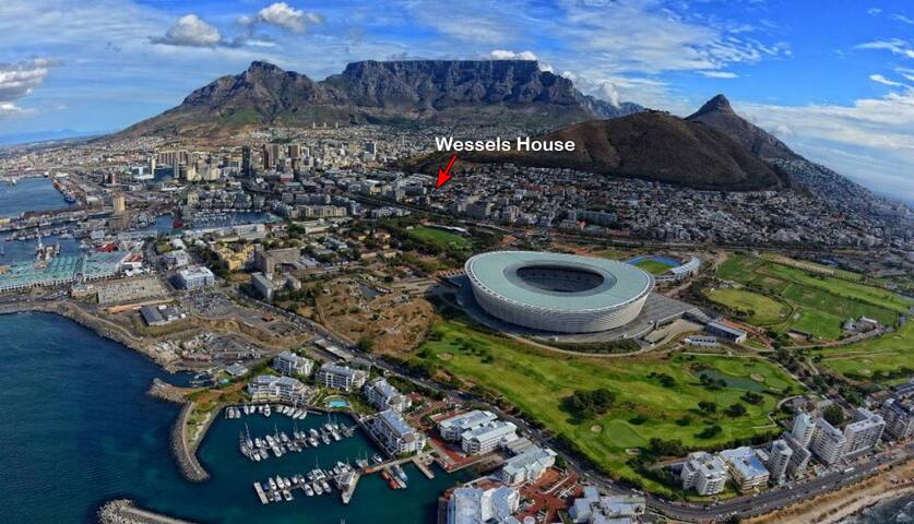 Stylish Green Point Villa | Pool & Garden Retreat gallery image 5