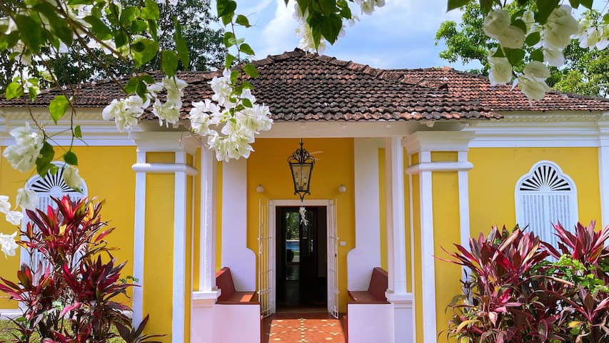 Goan Portuguese Luxurious Villa with B’fast & Pool