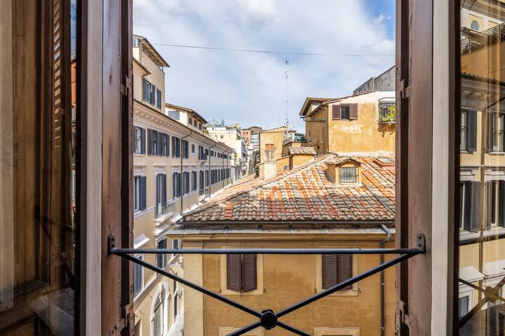ROMAC Leone IV Luxury 4 bdr near the Spanish Steps gallery image 3